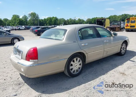 2004 Lincoln Town Car Ultimate из США, поврежденный, VIN 1LNHM83W14Y644745